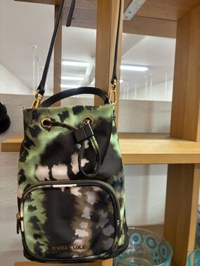 Bimba y Lola Green Camouflage Drawstring Crossbody Bag